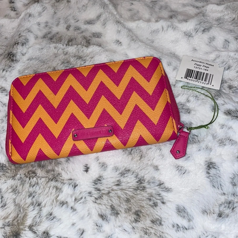 Vera Bradley pink‎ and orange chevron wallet - Picture 2 of 5